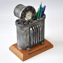 Часы-трансформатор с карандашницей